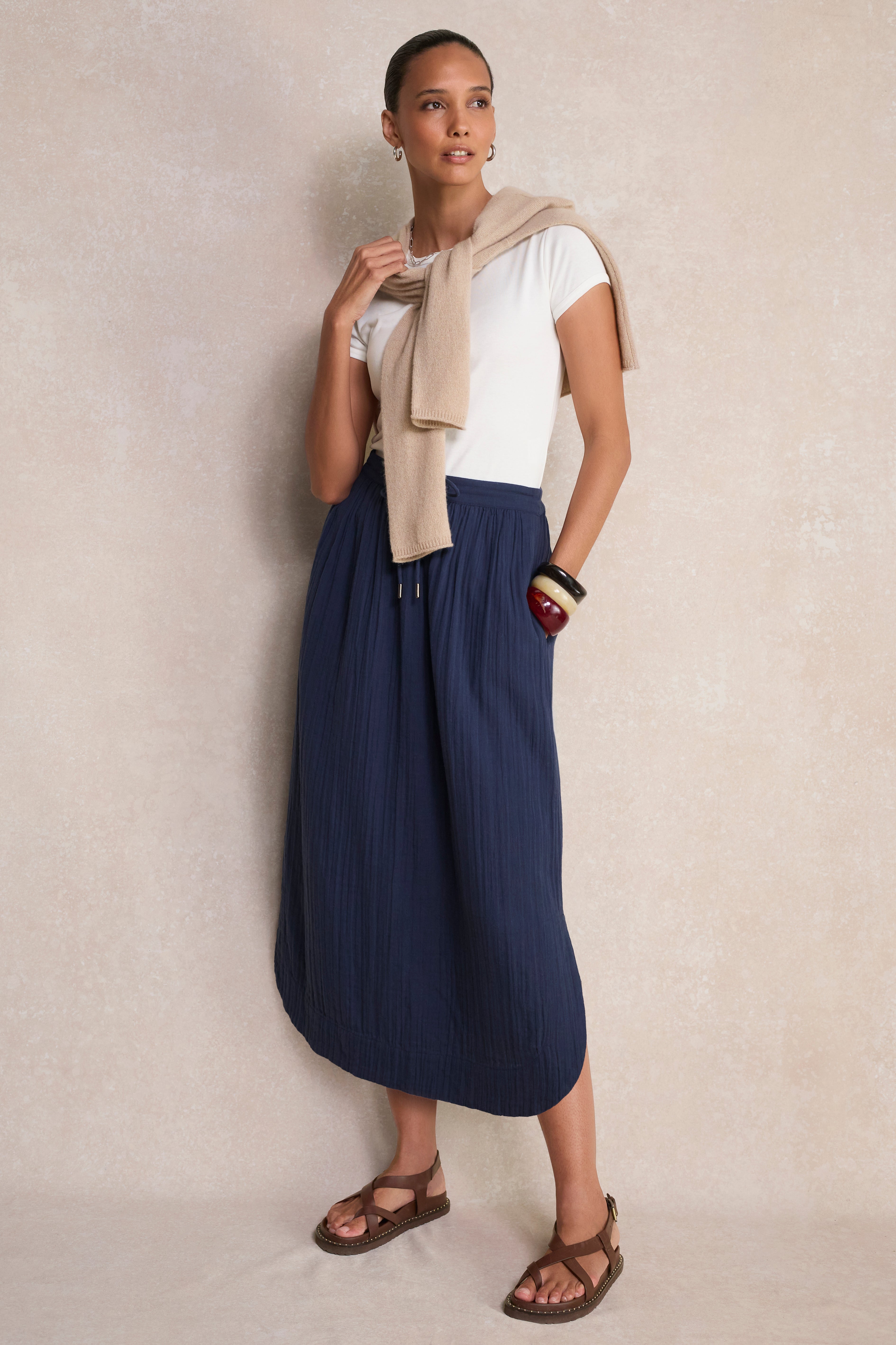 【新品未使用】PHERE Phekda Narrow Skirt_black Freya Skirt - Deep Midnight – WYSE London