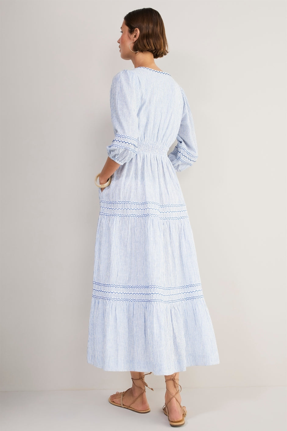 lace maxi dress with open back Luxurious White Hollow Sweetheart Open Back Lace Long Wedding Dress with Fur Neckline