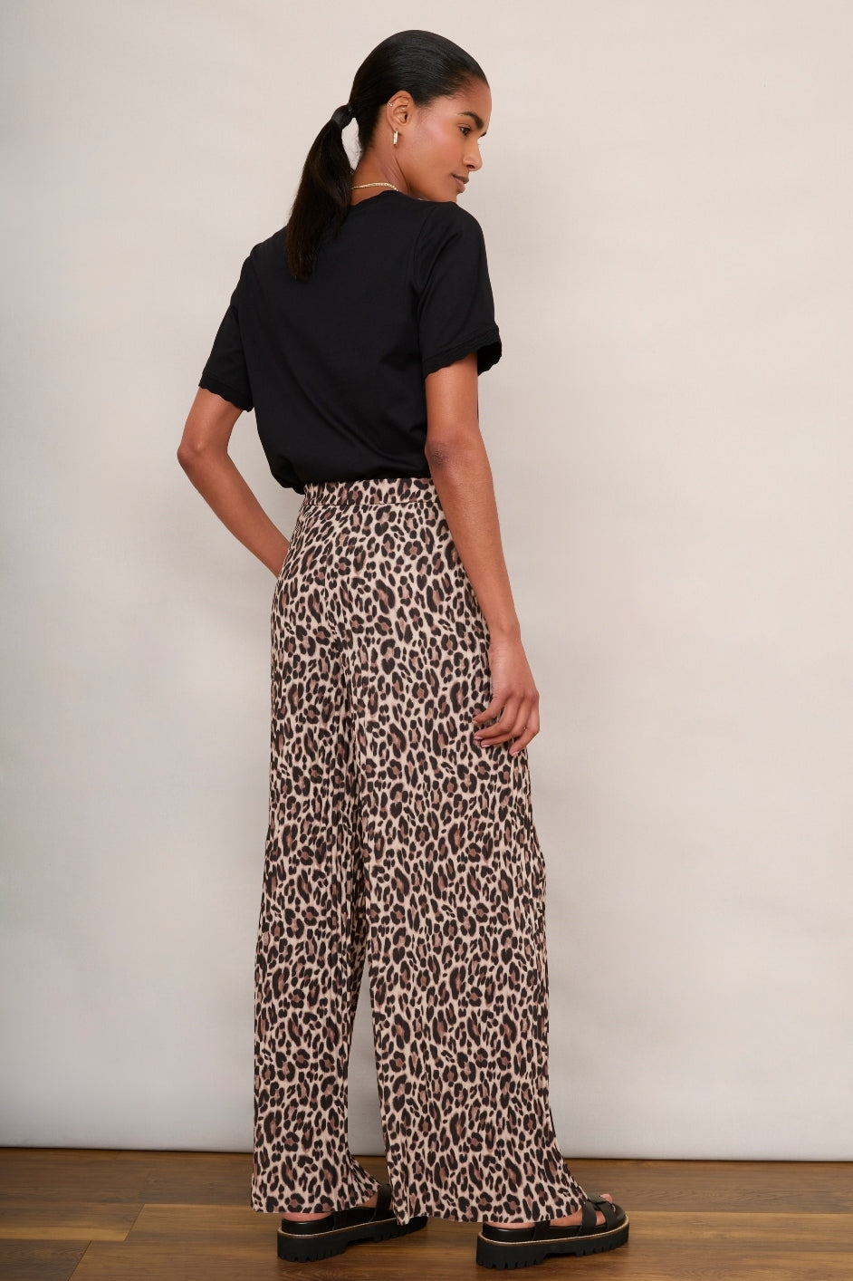 Isla Plisse Trouser - Leopard – WYSE London