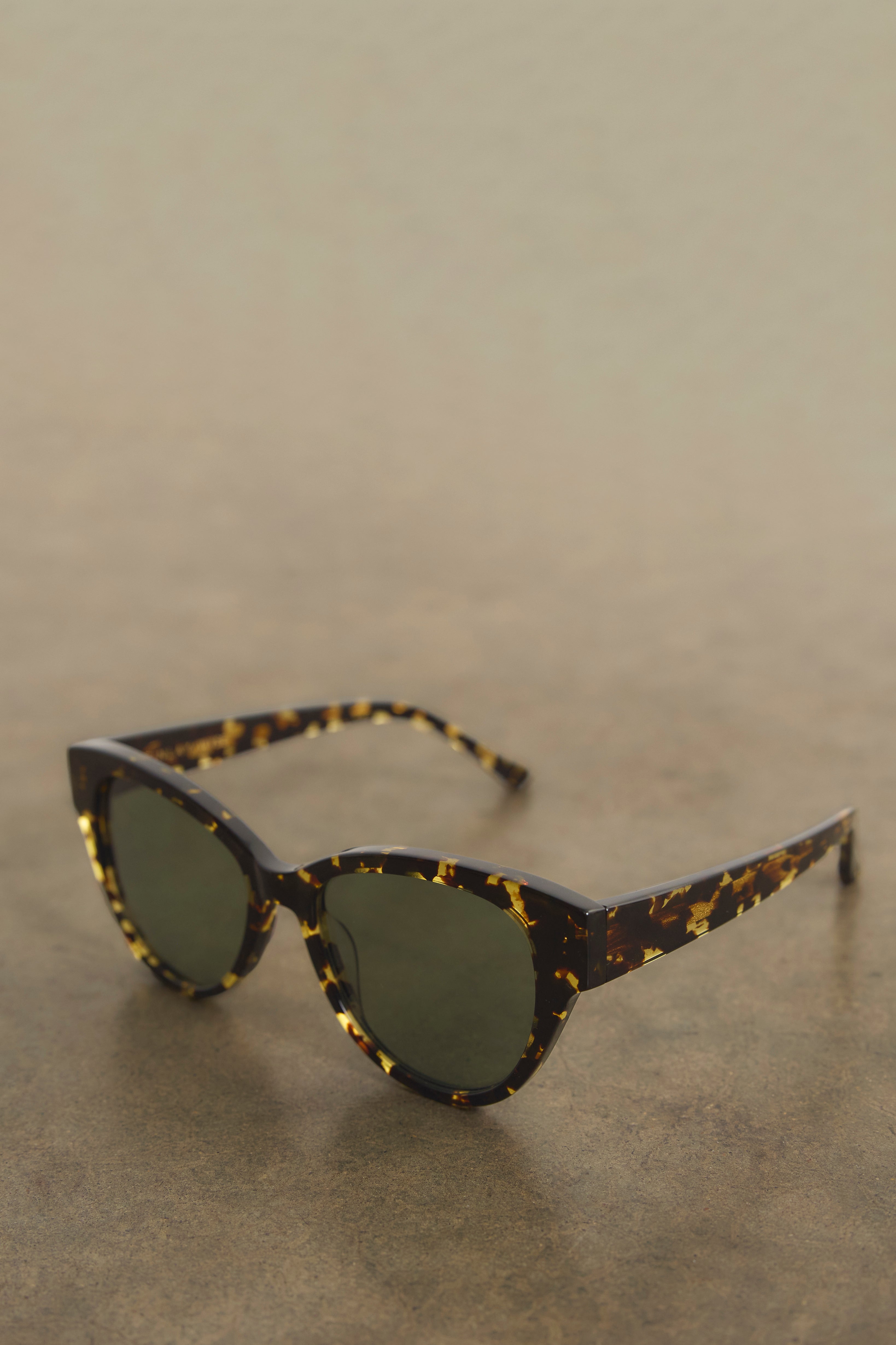 WYSE x FINLAY Henrietta Sunglasses - Turtle – WYSE London