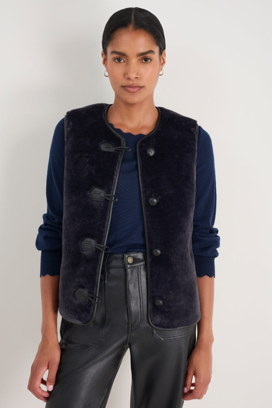 Carina Duffle Gilet - Midnight – WYSE London