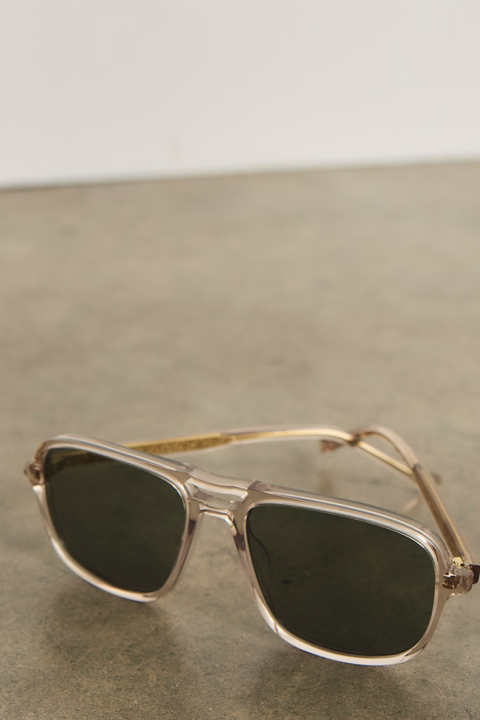 WYSE x Finlay Ledbury Sunglasses - Champagne