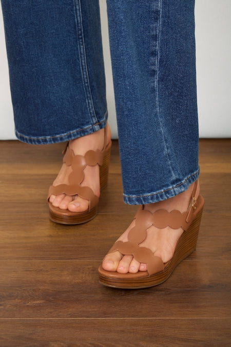 Harri Wedge Sandal - Tan