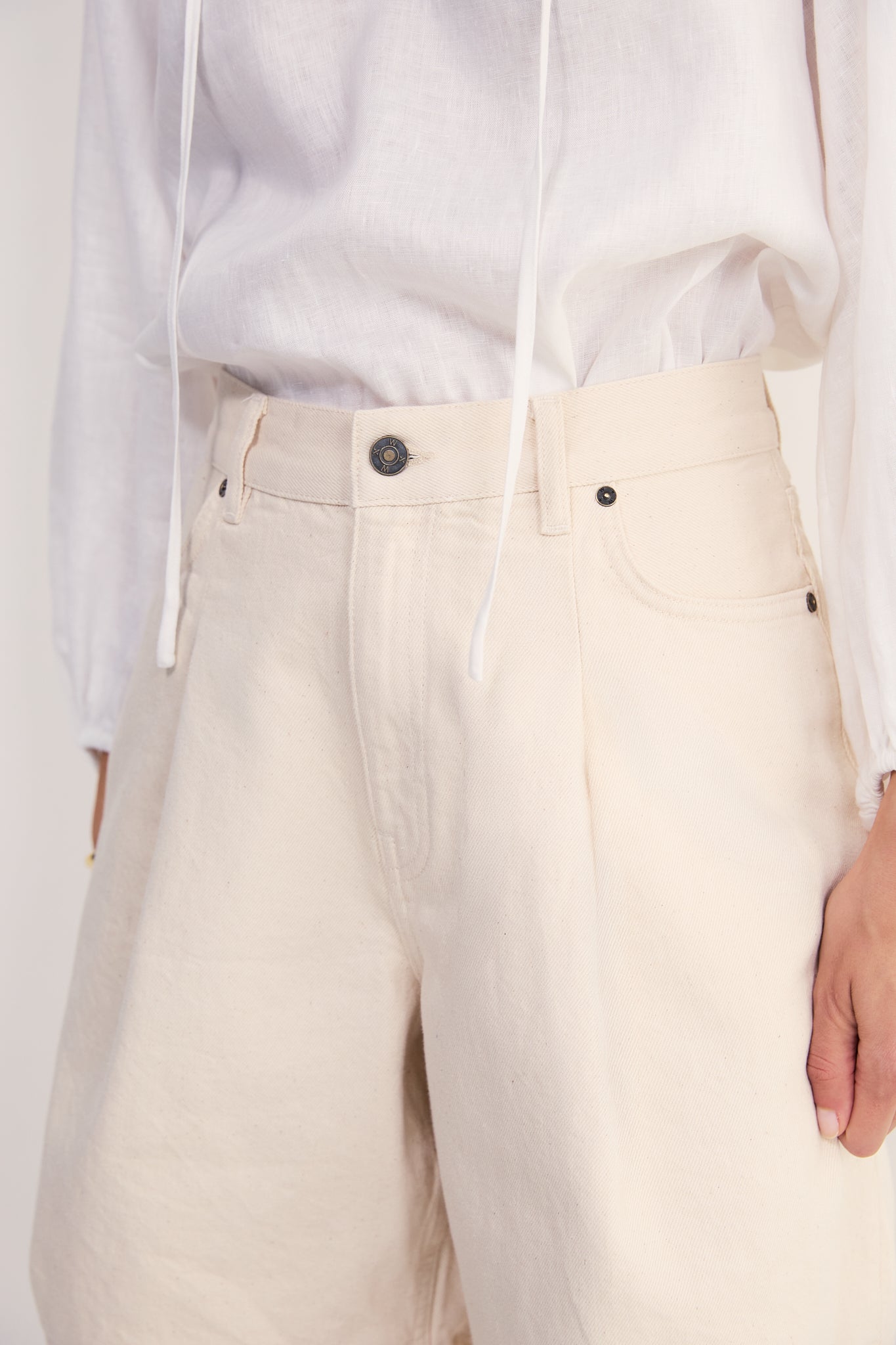 Lula Pleat Front Denim Long Short - Ecru