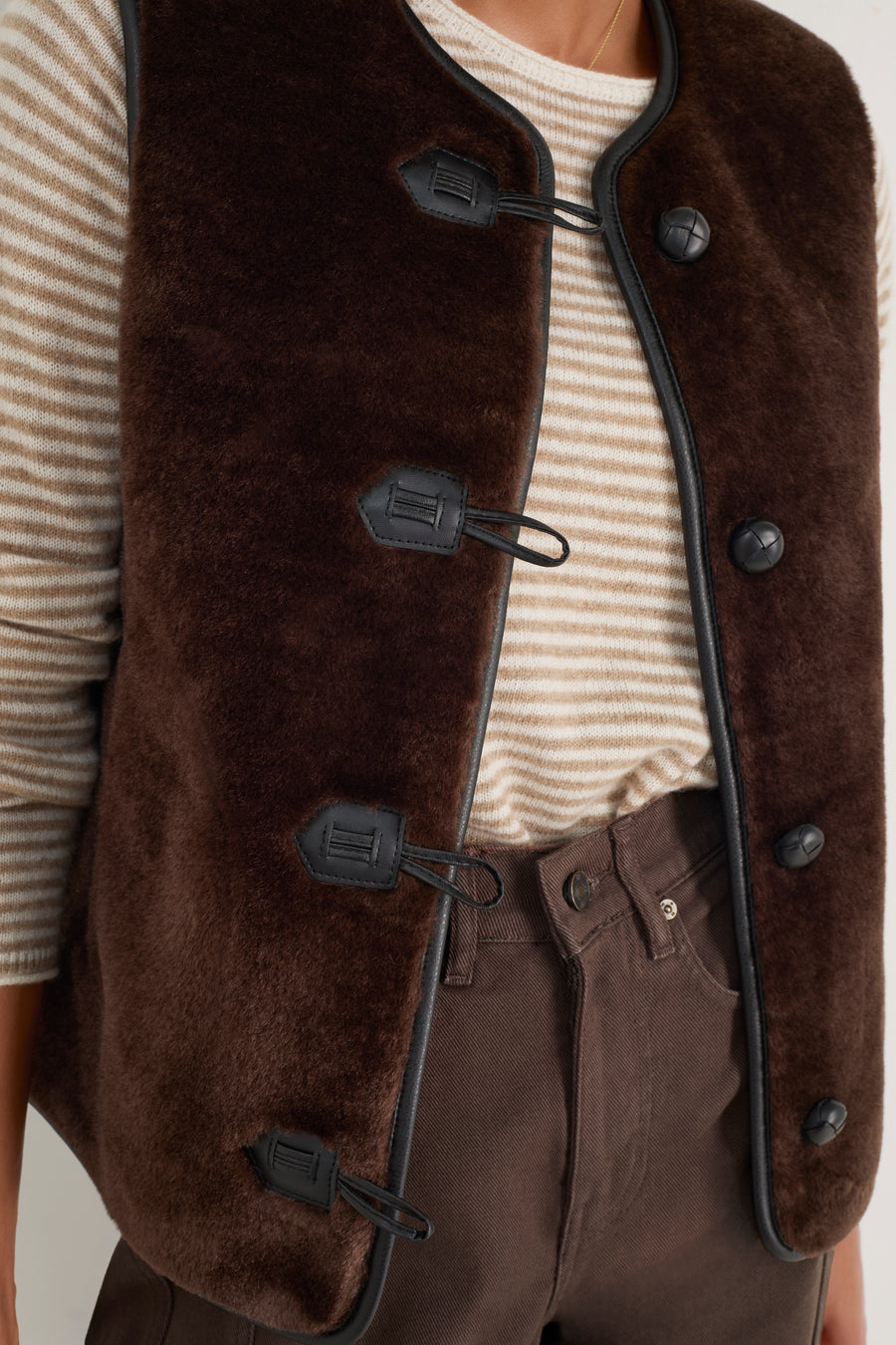 Carina Duffle Gilet - Cocoa